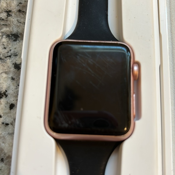 Apple Watch - Picture 2 of 4
